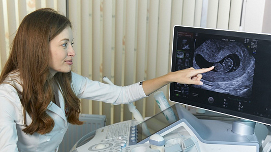 Первичный прием врача акушера гинеколога за 1 рубль при заключении контракта на Ведение беременности